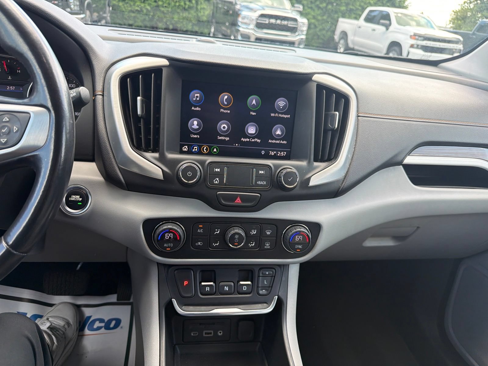 Used 2021 GMC Terrain SLE w/ Driver Convenience Package FWD image 11