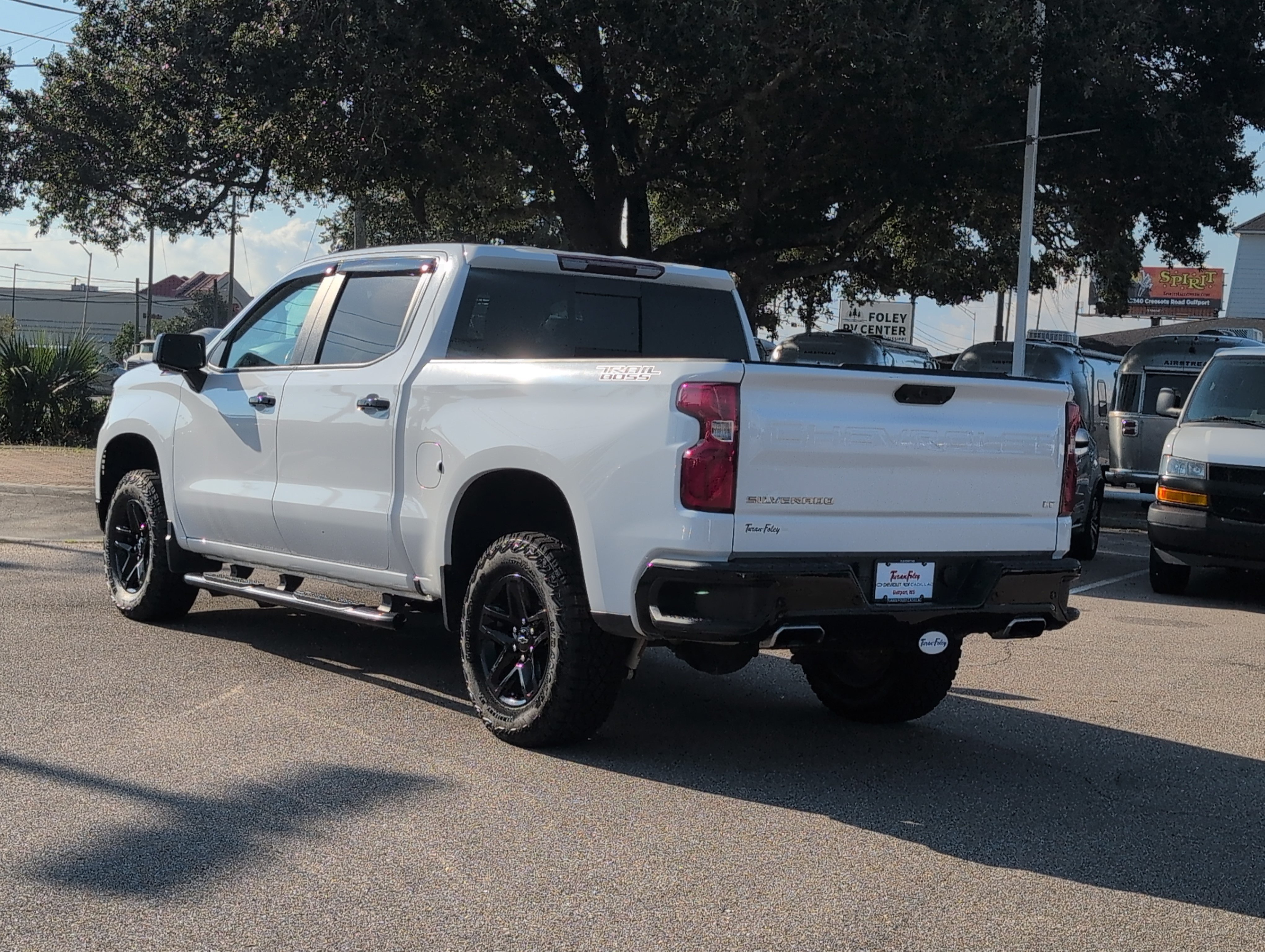 Used 2023 Chevrolet Silverado 1500 LT Trail Boss w/ LT Trail Boss Premium Package AWD/4WD image 3