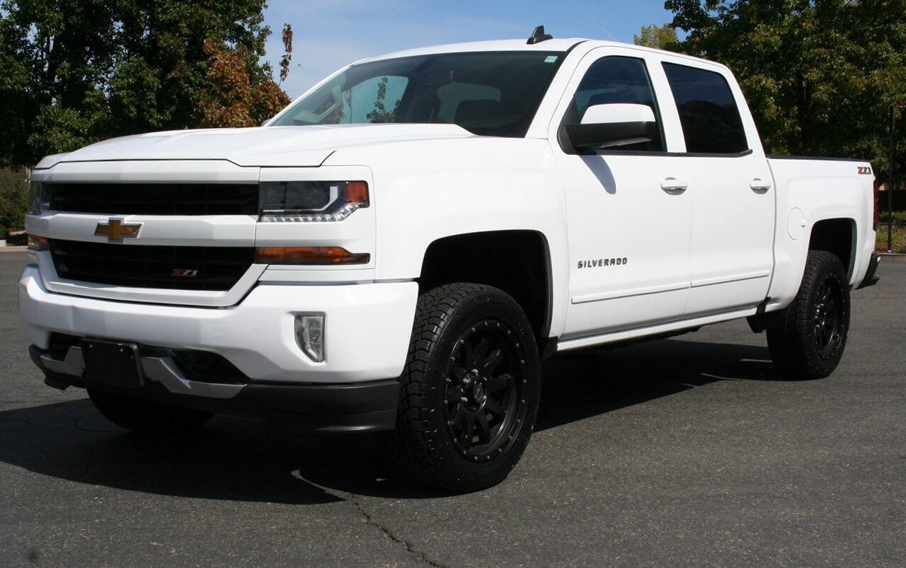 Used 2017 Chevrolet Silverado 1500 LT w/ All Star Edition AWD/4WD image 8