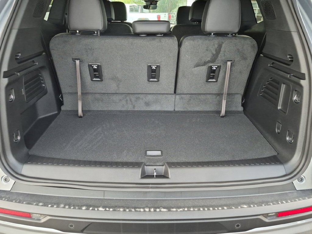 New 2026 GMC Acadia Elevation w/ Elevation Premium Package AWD/4WD image 22
