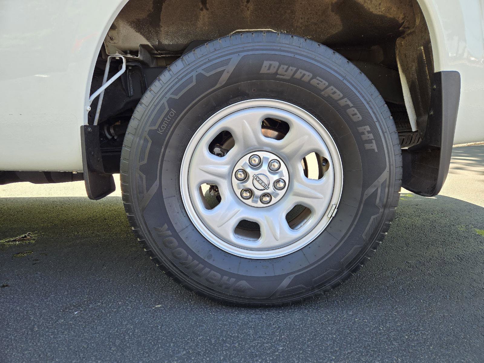 Used 2024 Nissan Frontier S RWD image 10