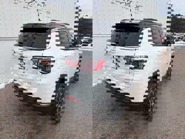 New 2026 Jeep Compass Limited image 8