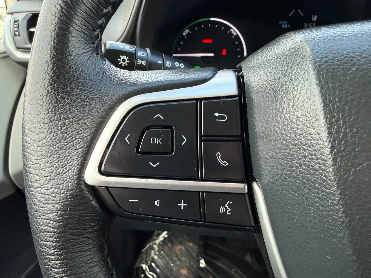 Used 2023 Toyota Sienna XLE image 38