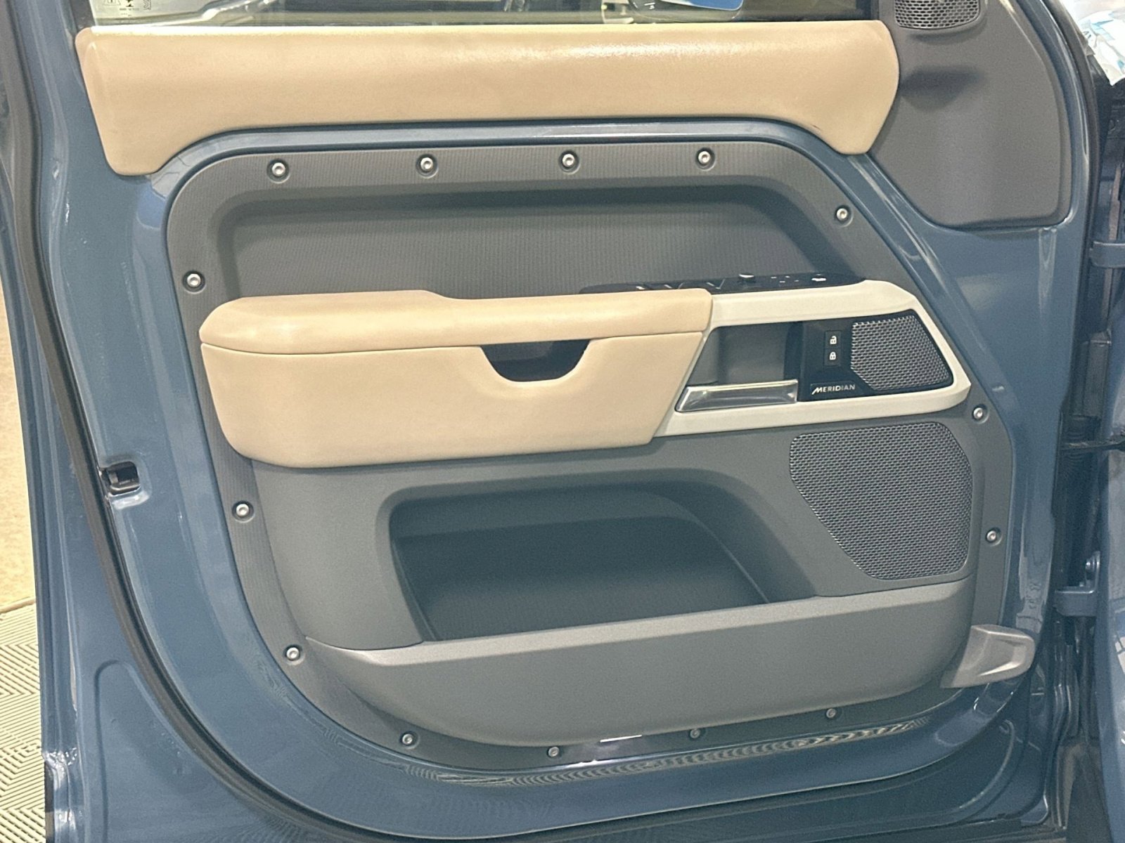 Used 2020 Land Rover Defender 110 HSE image 16