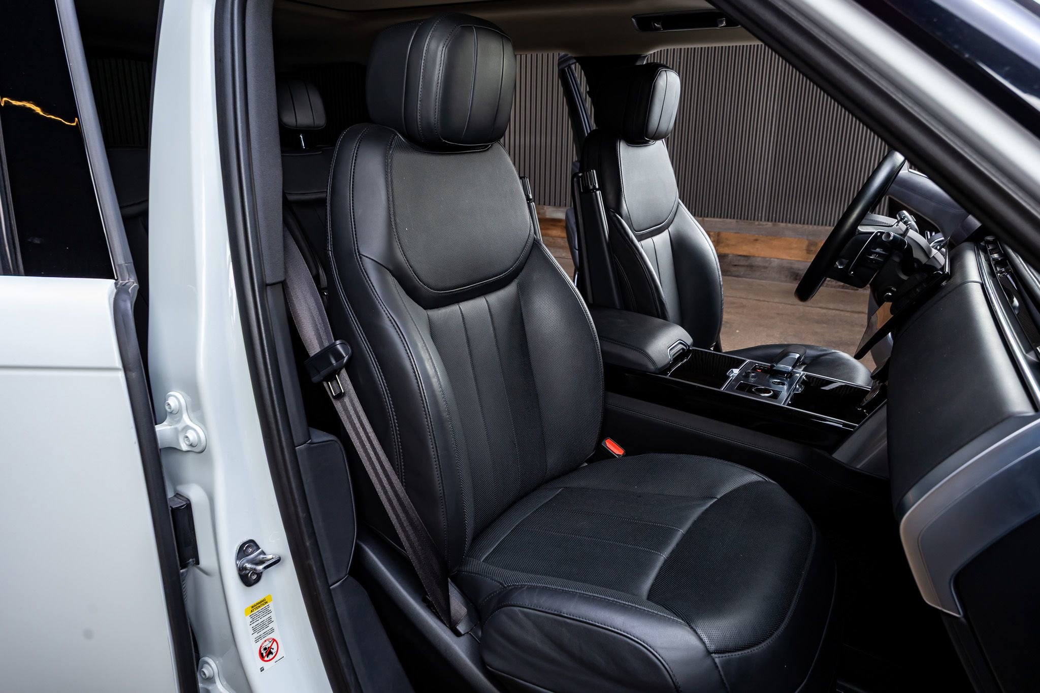 Used 2022 Land Rover Range Rover SE image 25