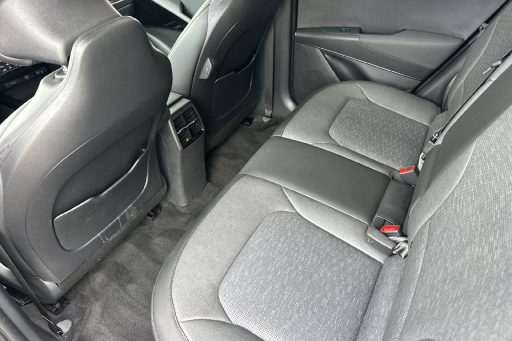 Used 2024 Kia Niro Wave FWD image 13
