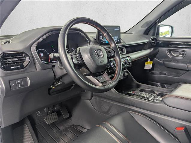Used 2025 Honda Pilot TrailSport image 7