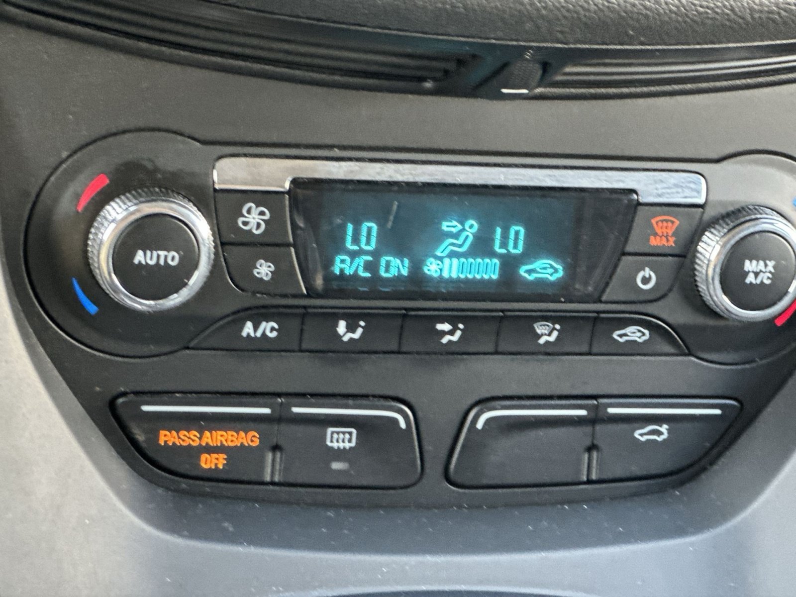 Used 2015 Ford Escape SE w/ Equipment Group 201A AWD/4WD image 29