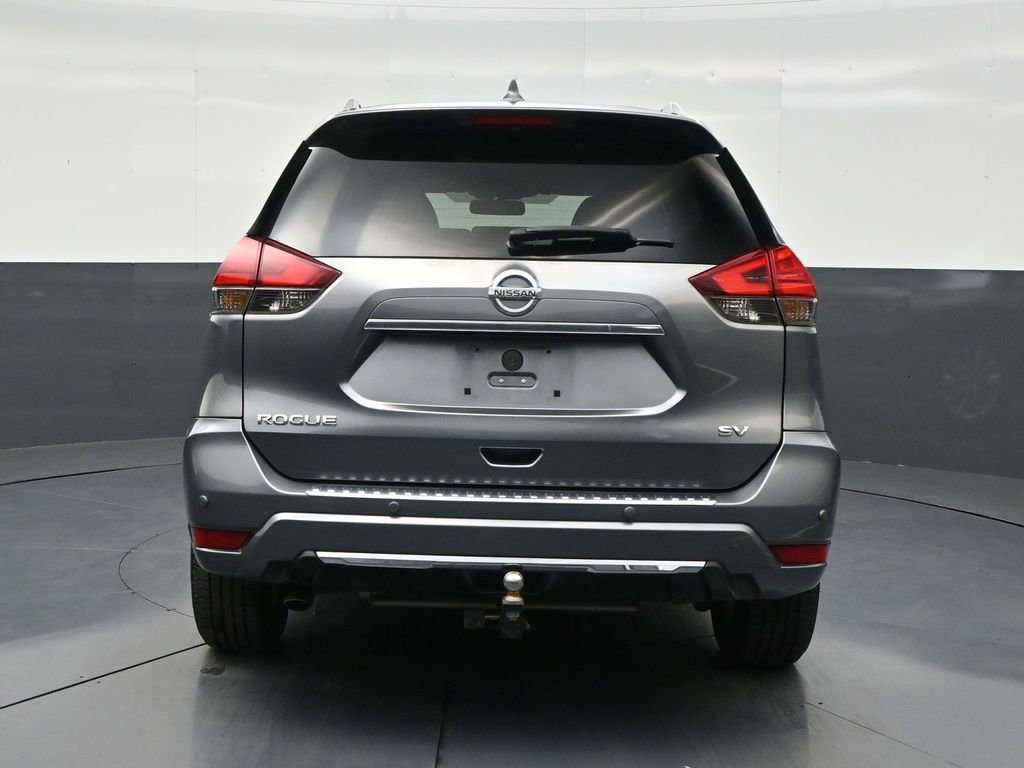 Used 2017 Nissan Rogue SV FWD image 4