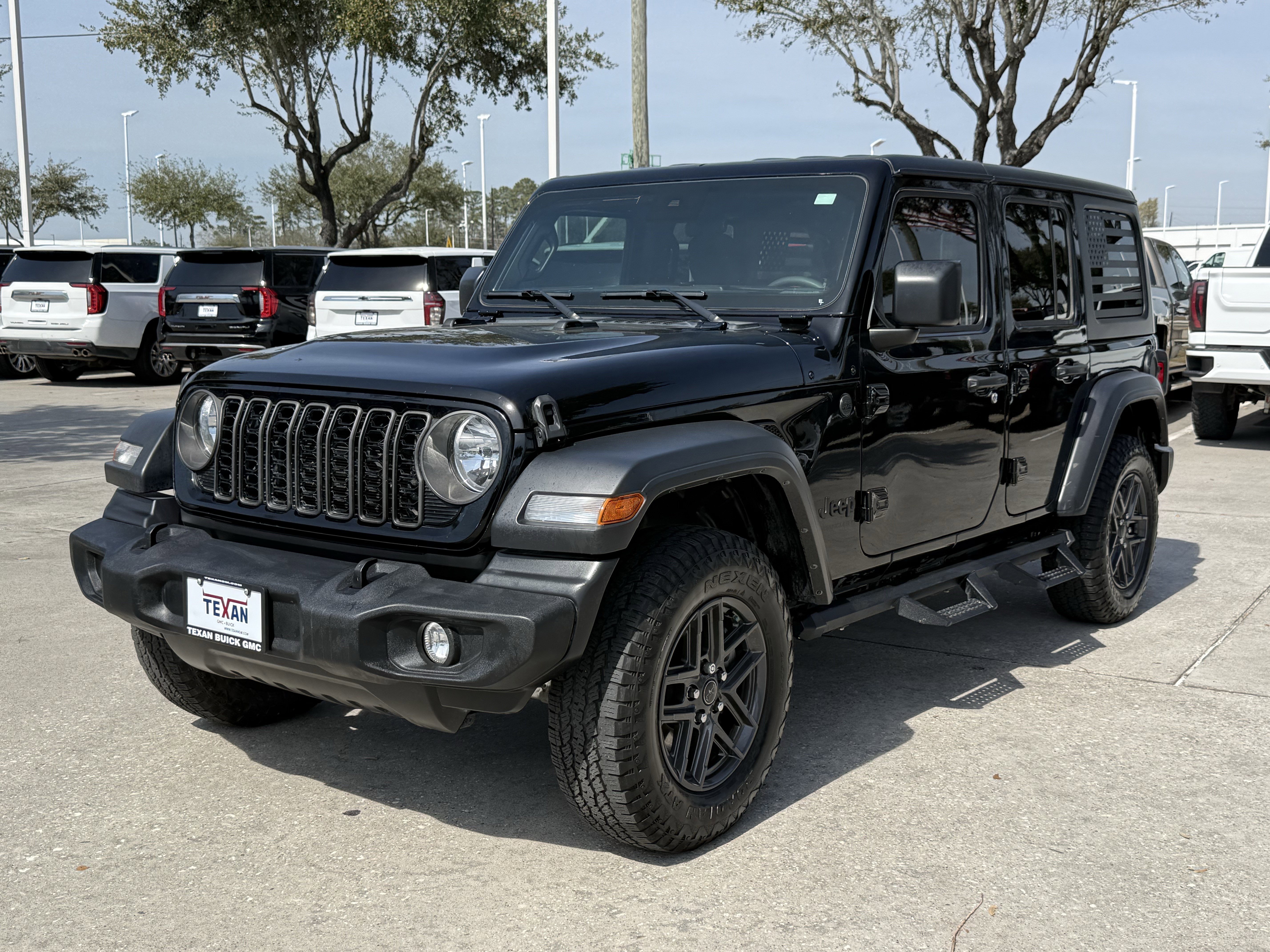 Used 2024 Jeep Wrangler Sport S image 9
