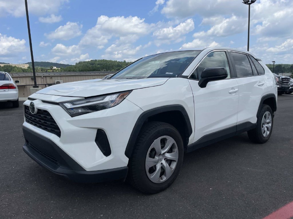 Used 2024 Toyota RAV4 LE AWD/4WD image 7
