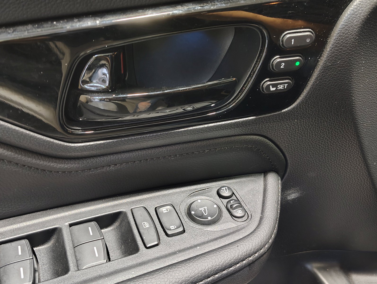 Used 2025 Honda Odyssey Elite image 23
