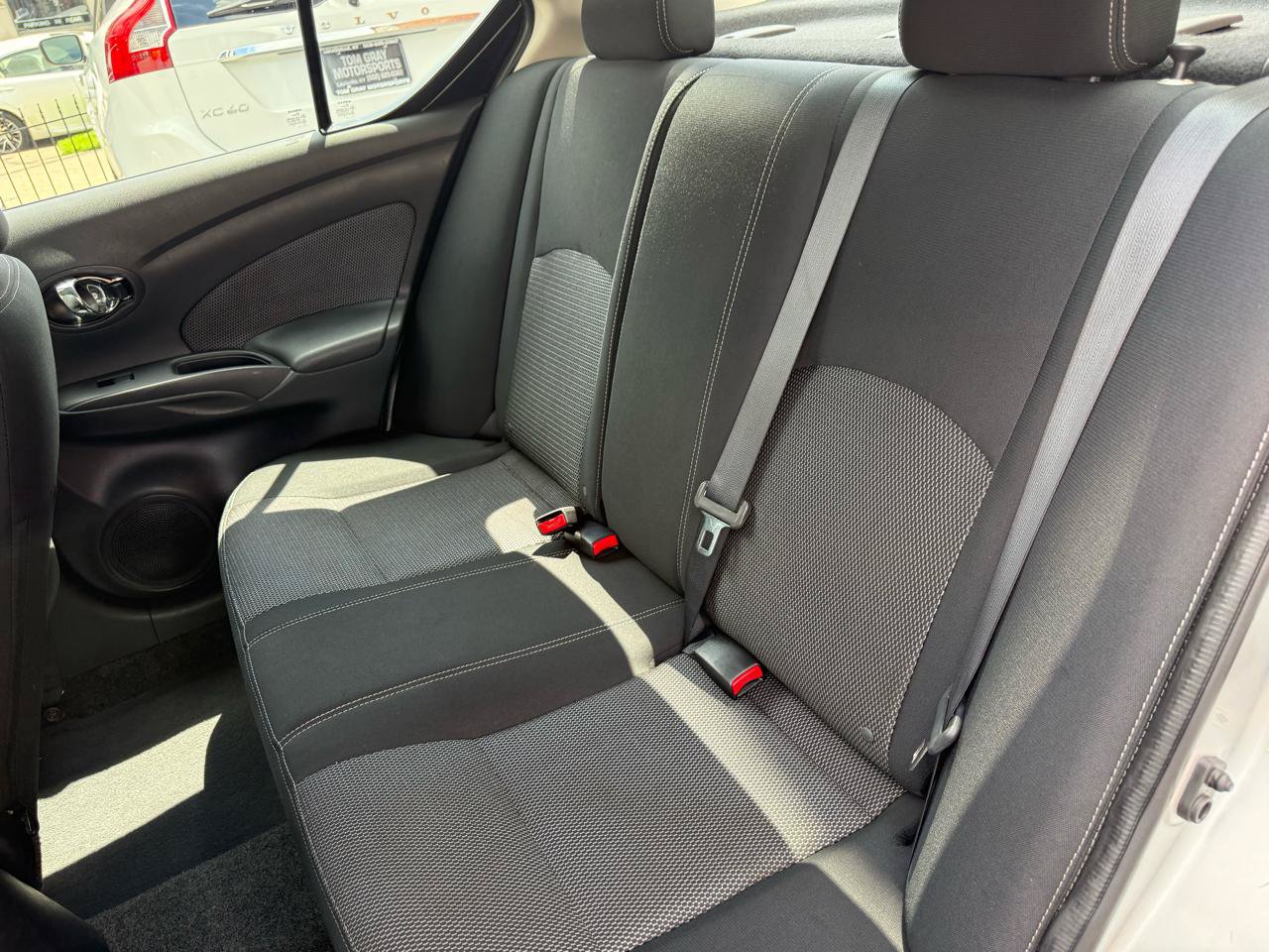 Used 2015 Nissan Versa SV FWD image 7