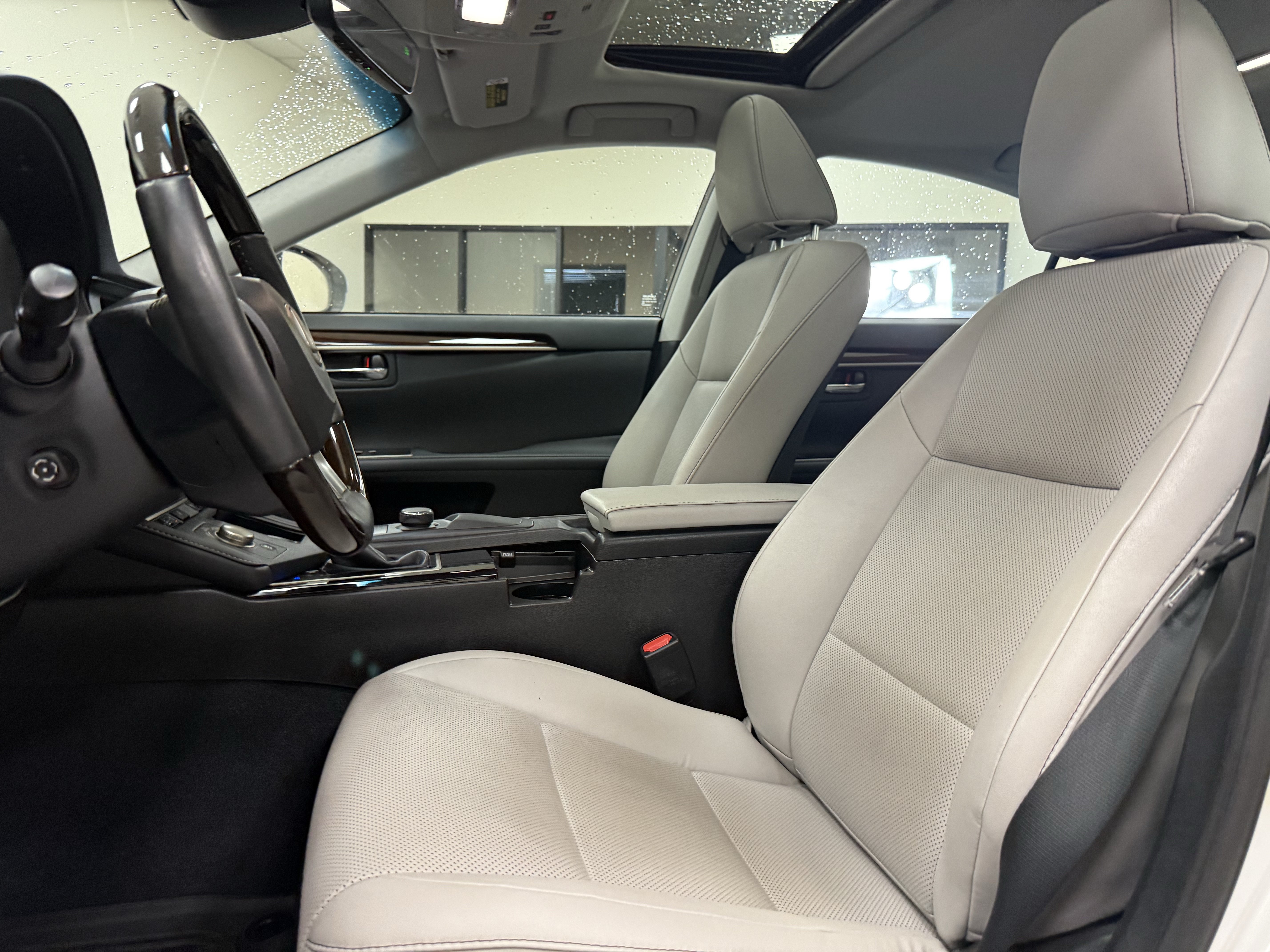 Used 2017 Lexus ES 350 w/ Premium Package FWD image 13