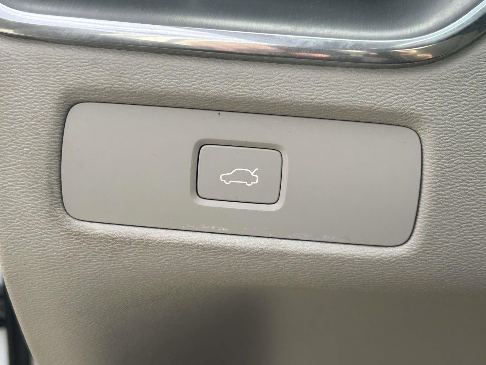Certified 2023 Volvo XC60 B5 Core AWD/4WD image 21