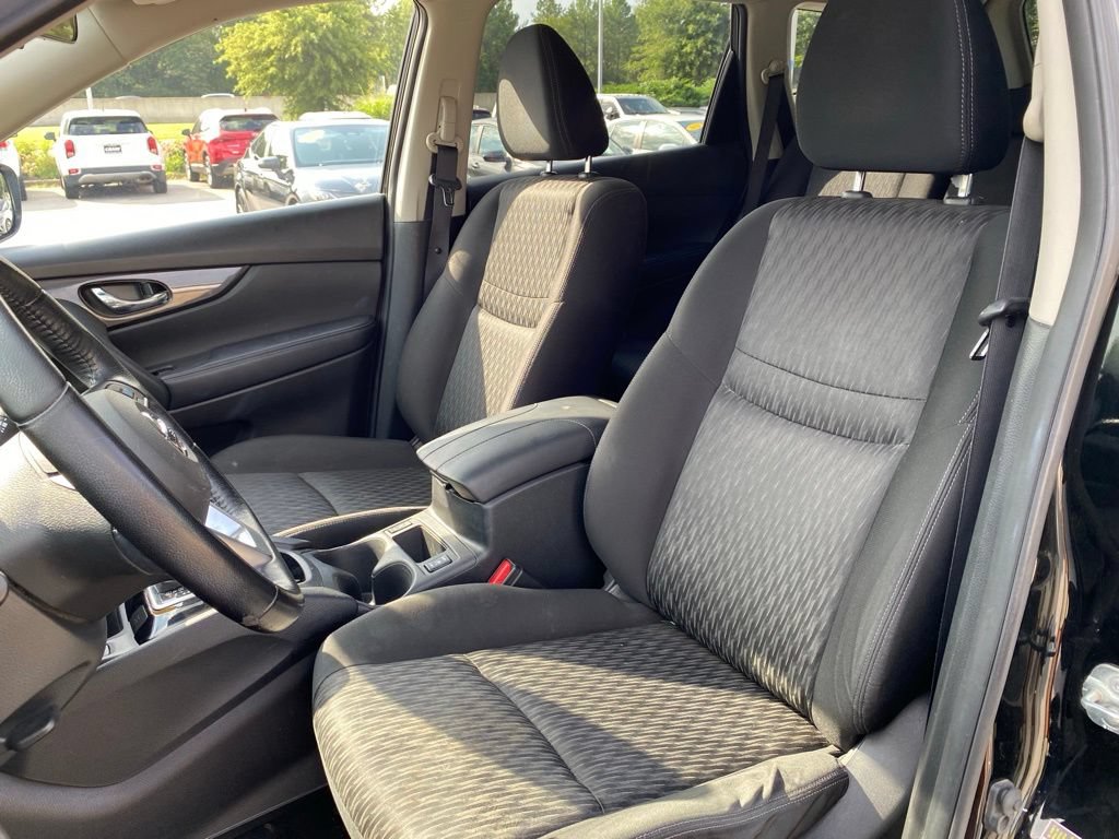 Used 2020 Nissan Rogue SV w/ Premium Package FWD image 22