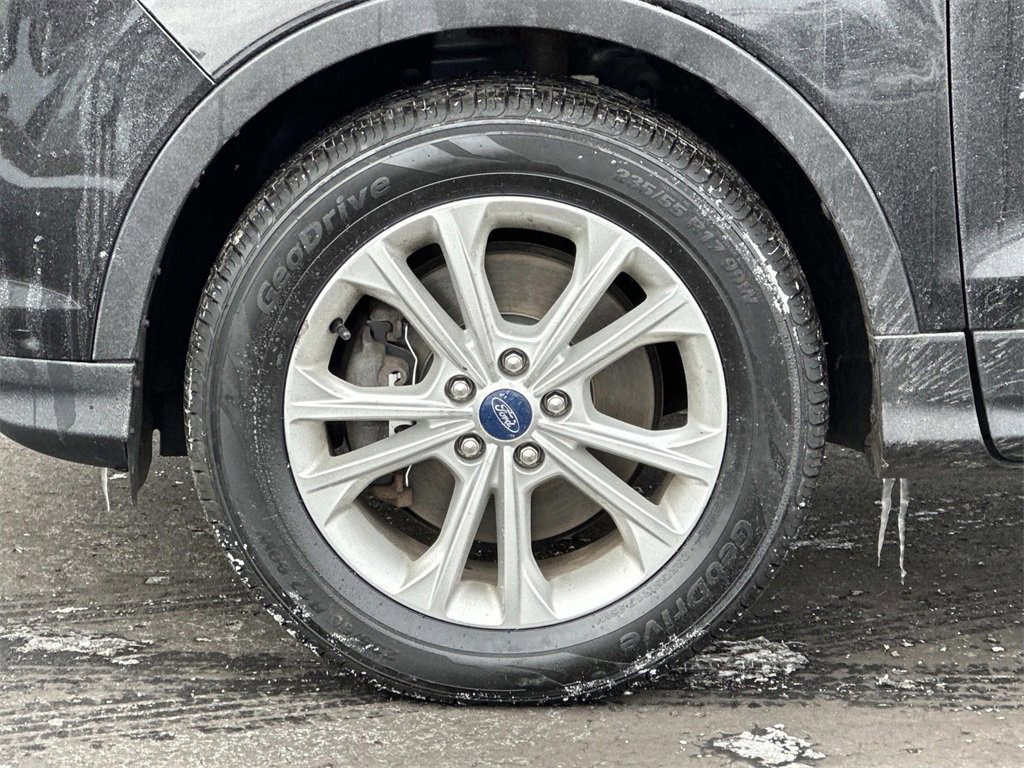 Used 2019 Ford Escape SE image 9