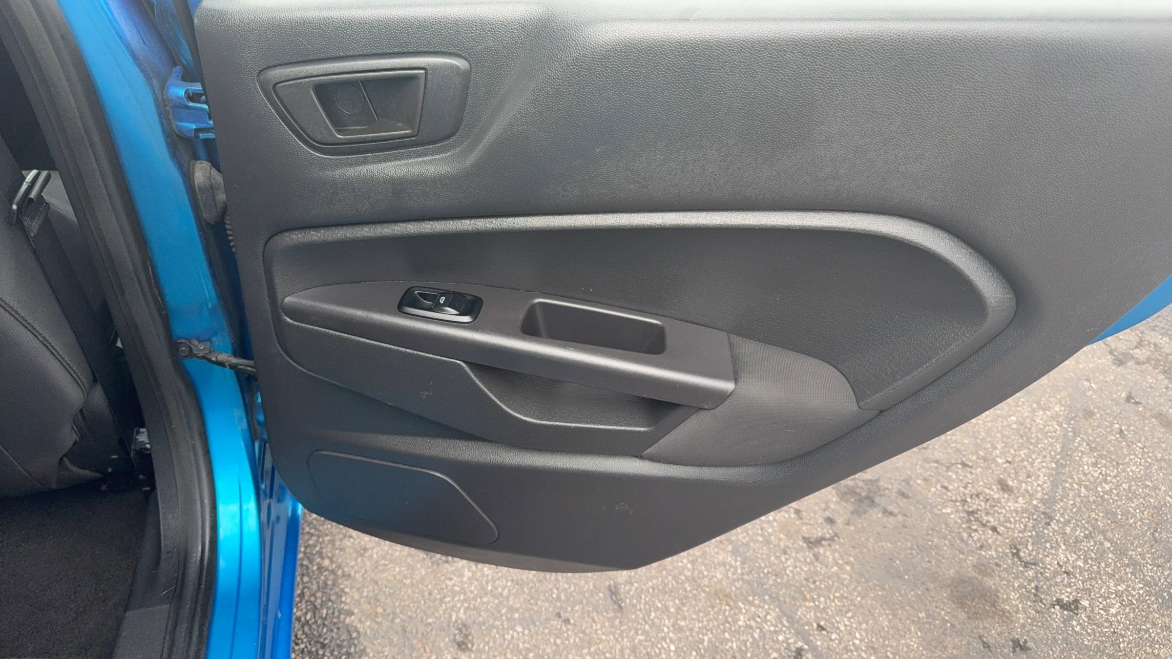 Used 2012 Ford Fiesta SE image 10