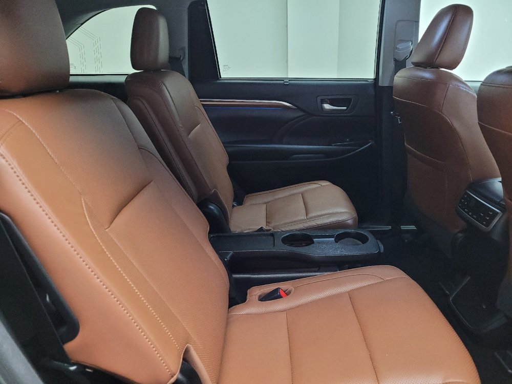 Used 2018 Toyota Highlander Limited Platinum AWD/4WD image 19