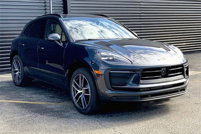 Certified 2026 Porsche Macan AWD/4WD image 12