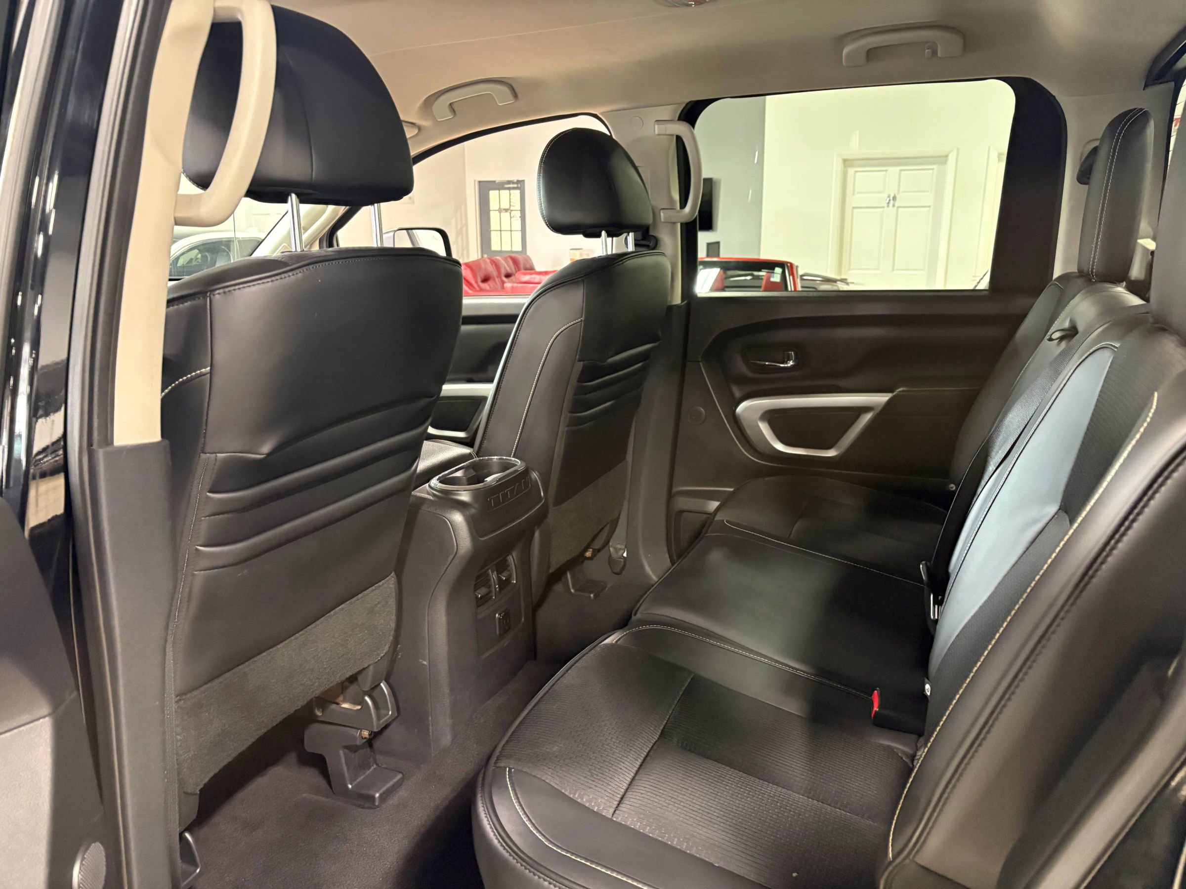 Used 2017 Nissan Titan PRO-4X image 29