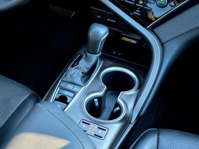 Used 2022 Toyota Camry XLE w/ Navigation Package image 19