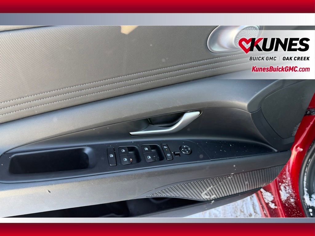 Used 2025 Hyundai Elantra Limited image 5
