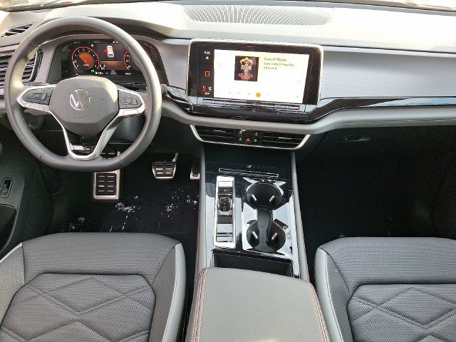 Certified 2025 Volkswagen Atlas Peak Edition SE AWD/4WD image 15