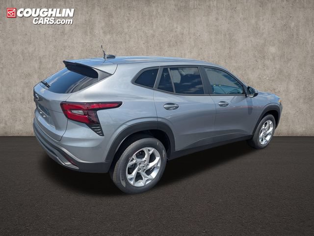 New 2026 Chevrolet Trax LS w/ LS Convenience Package FWD image 8