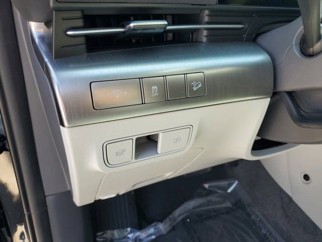 Used 2025 Hyundai Kona Limited image 17