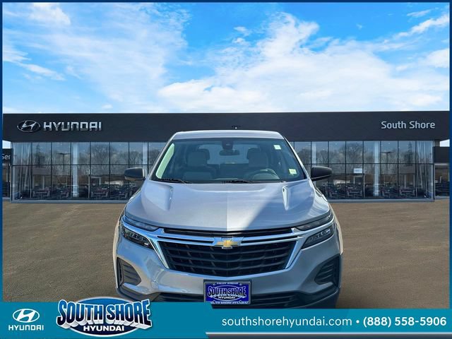 Used 2023 Chevrolet Equinox LS AWD/4WD image 2