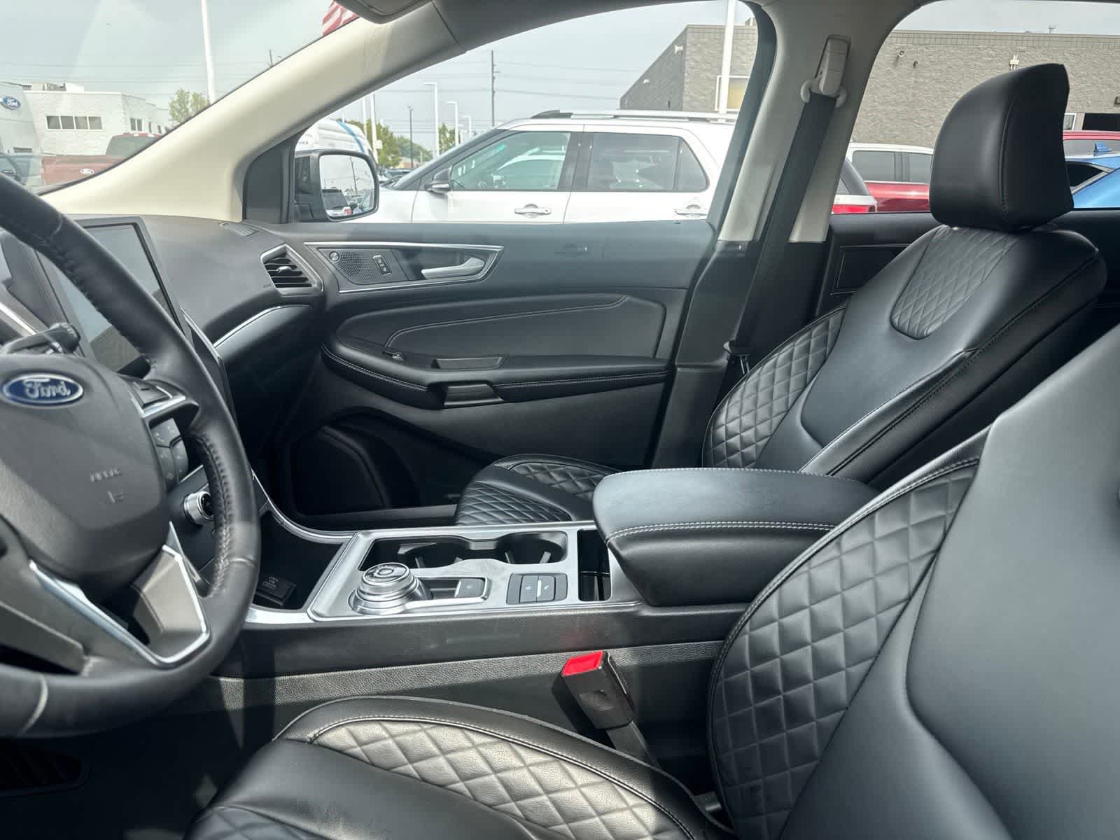 Used 2024 Ford Edge Titanium AWD/4WD image 32