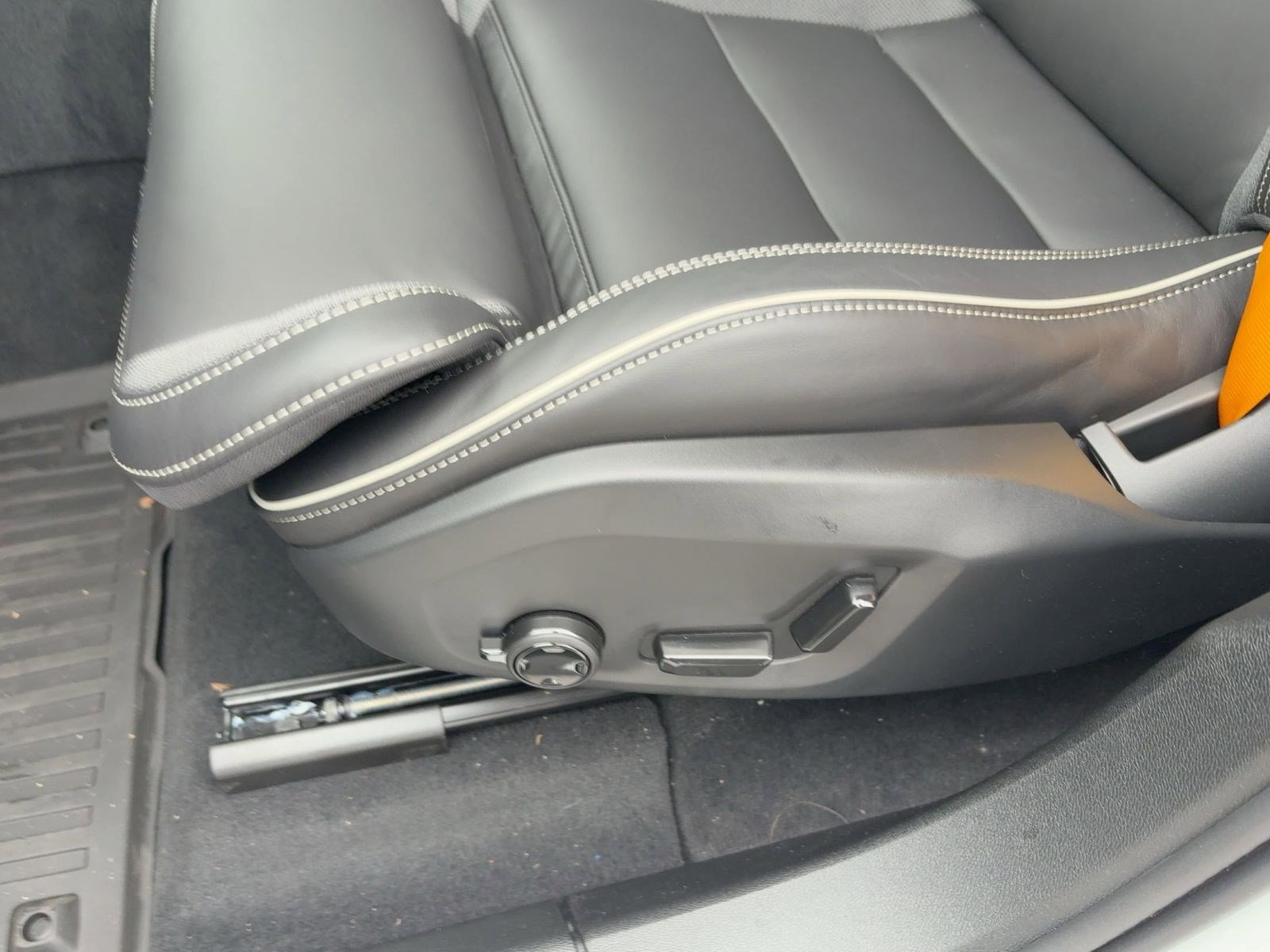 New 2026 Volvo XC60 T8 Polestar w/ Protection Package image 14