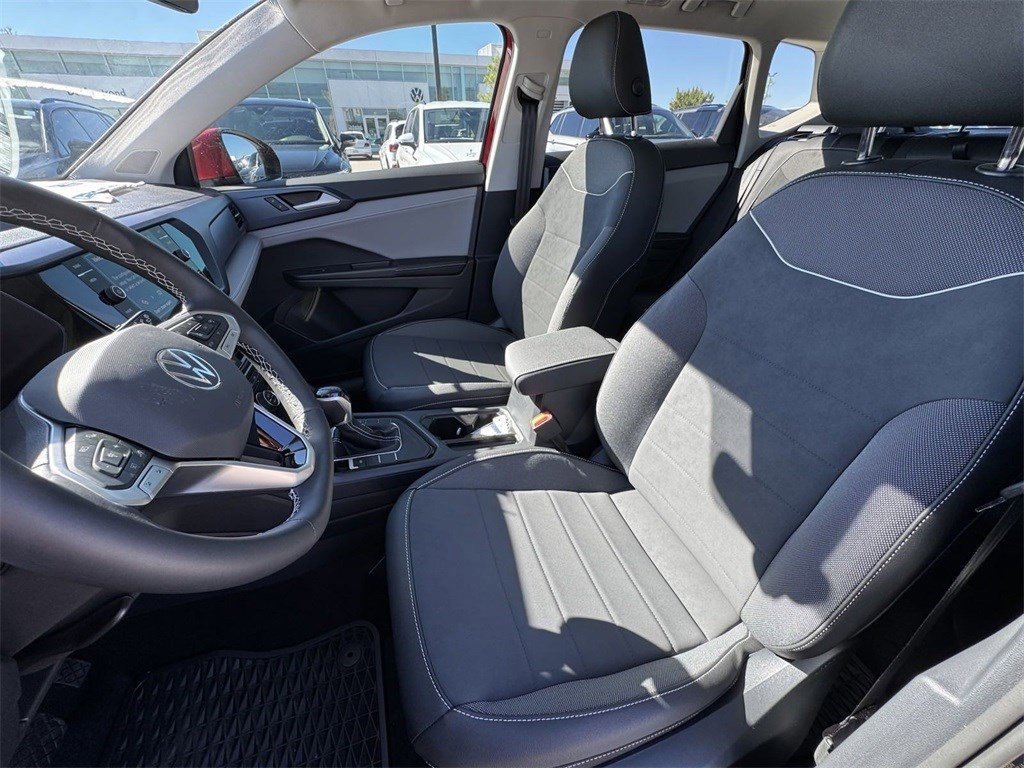 New 2024 Volkswagen Taos SE image 11