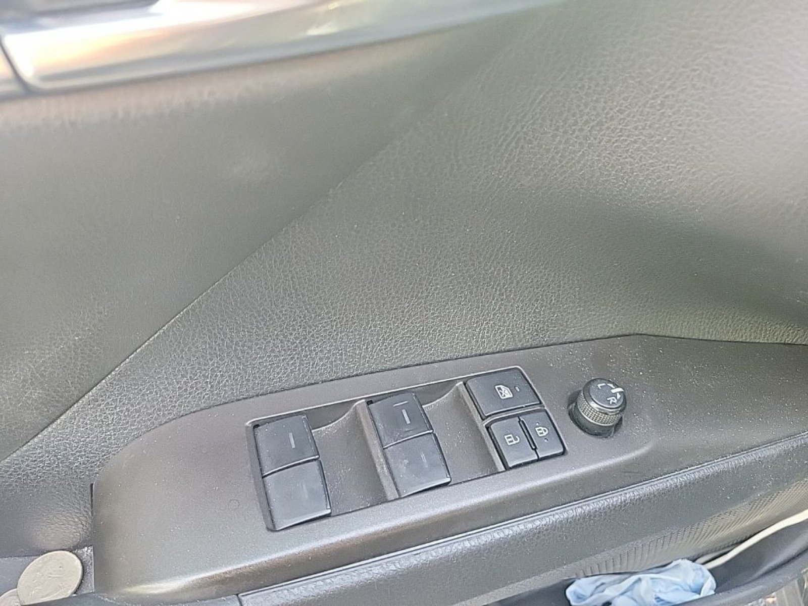 Used 2023 Toyota Camry SE w/ Convenience Package FWD image 13