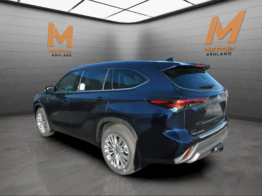 New 2026 Toyota Highlander Platinum AWD/4WD image 3