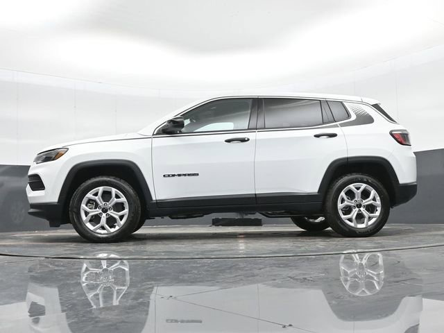 Used 2025 Jeep Compass Sport w/ Mopar Graphics Package AWD/4WD image 43
