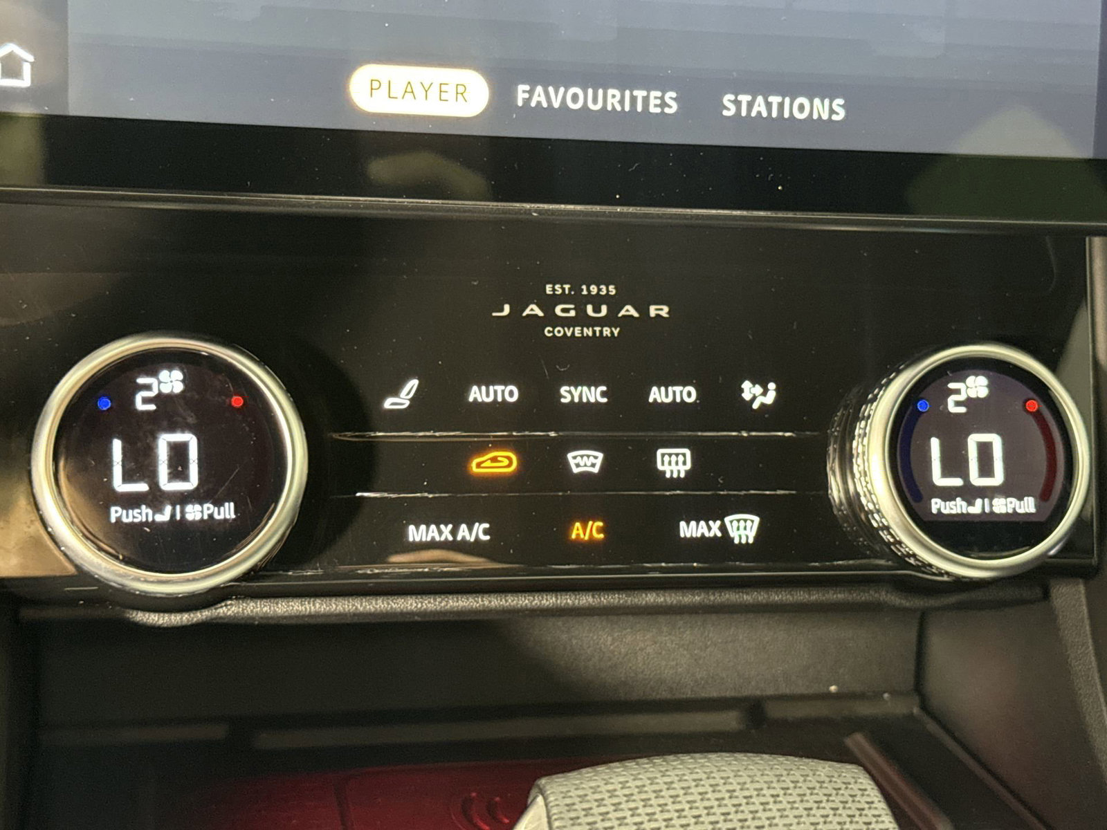 Used 2021 Jaguar F-PACE SVR image 19