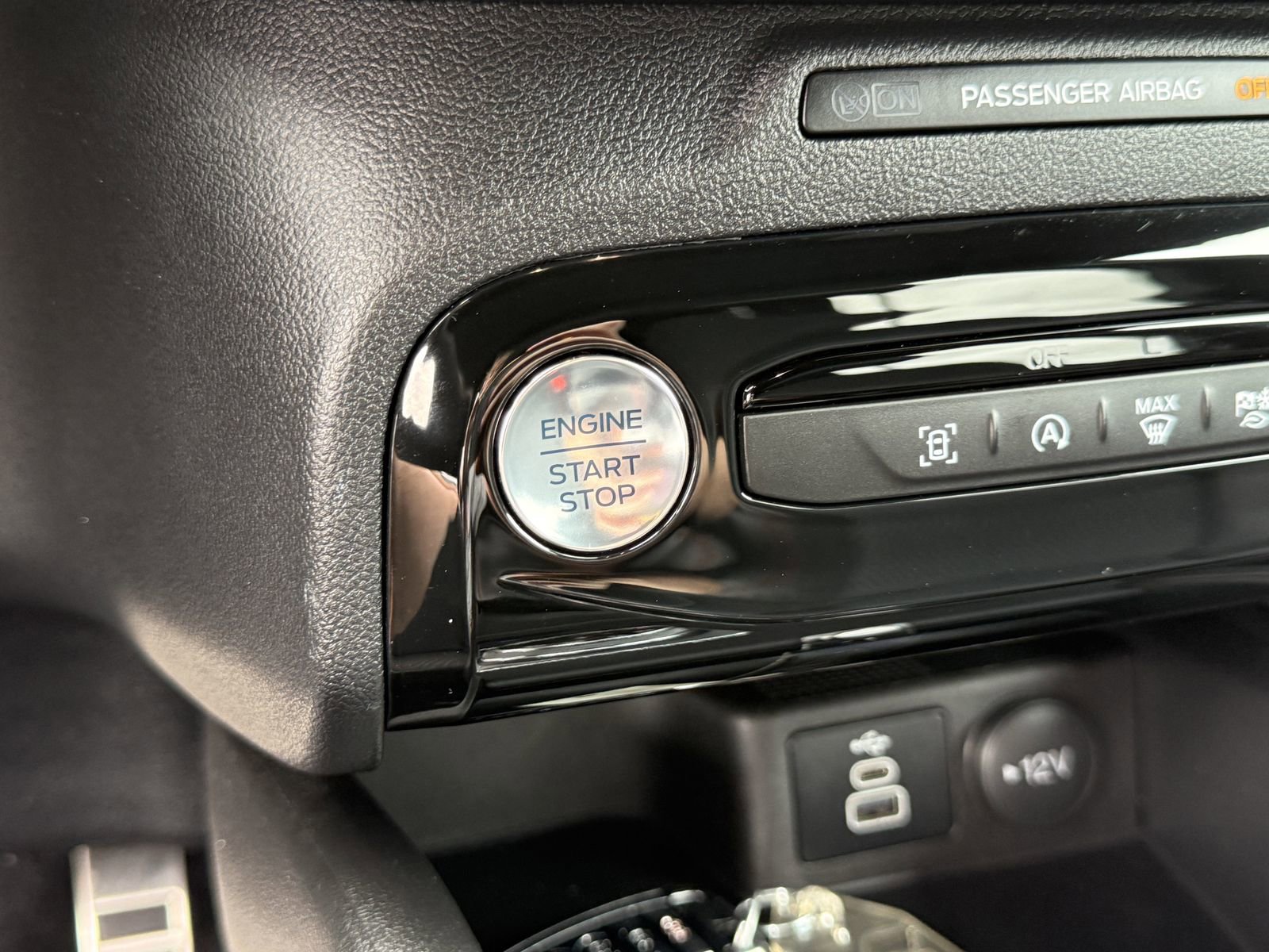 Certified 2024 Ford Escape ST-Line w/ Tech Pack #1 image 31