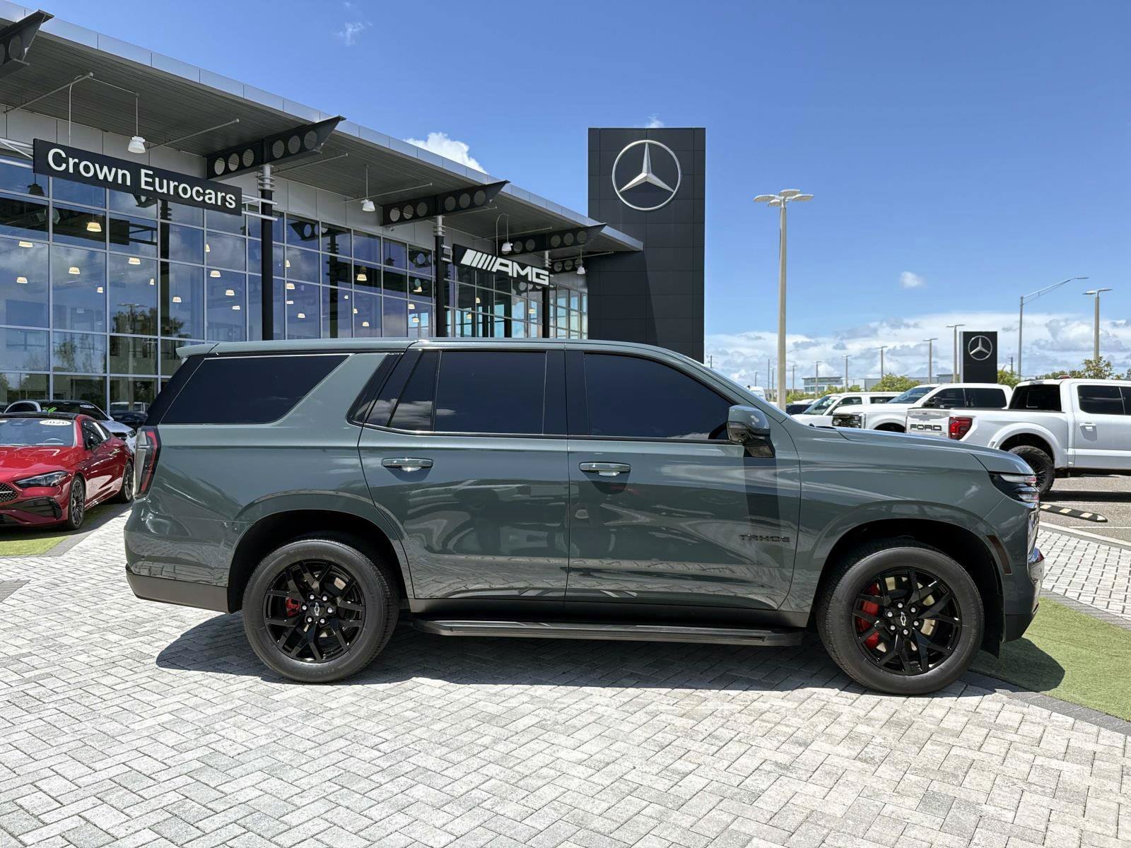 Used 2025 Chevrolet Tahoe RST w/ RST Performance Edition AWD/4WD image 6