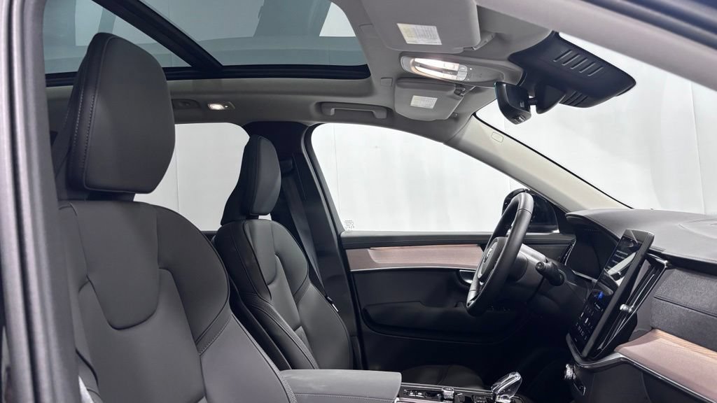 Certified 2026 Volvo XC90 B6 Plus AWD/4WD image 19