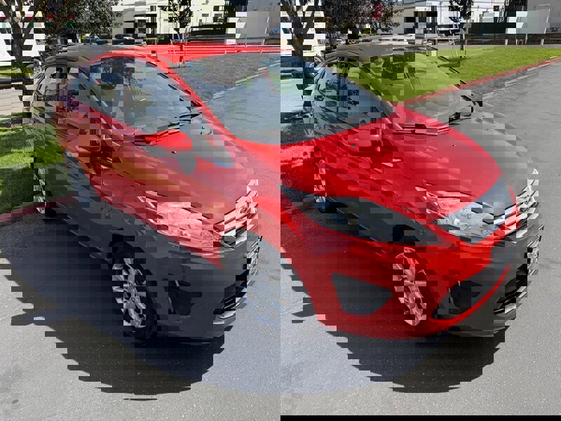 Used 2013 Ford Fiesta SE image 3