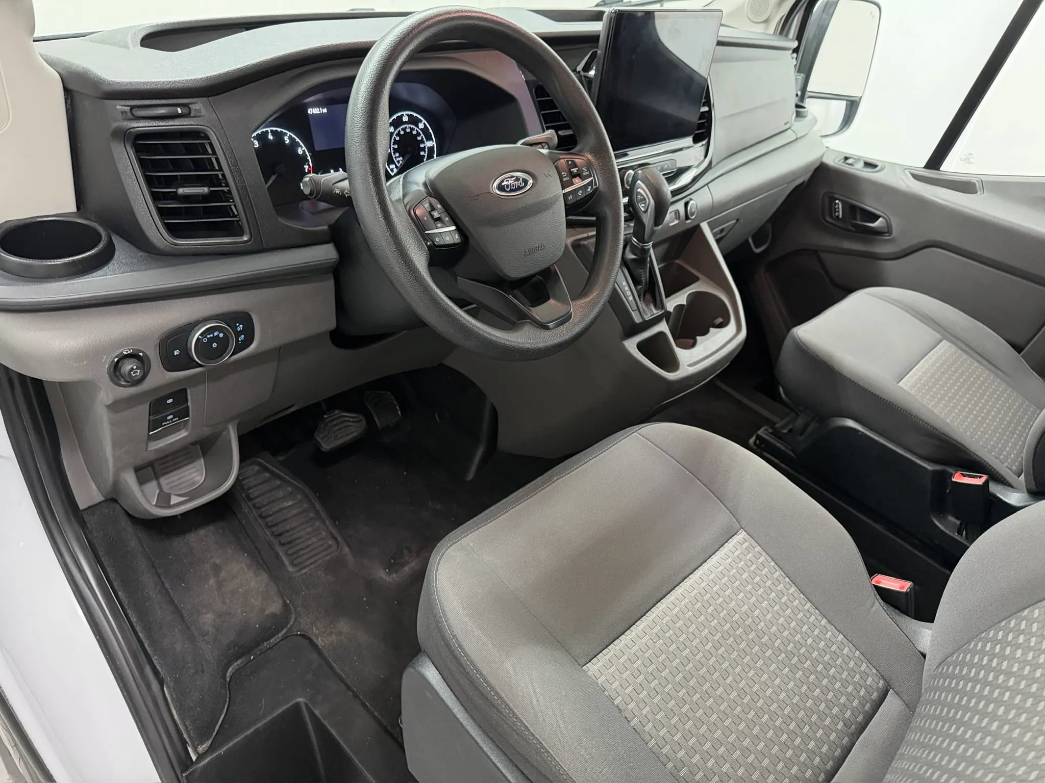 Used 2023 Ford Transit 350 XLT RWD image 9