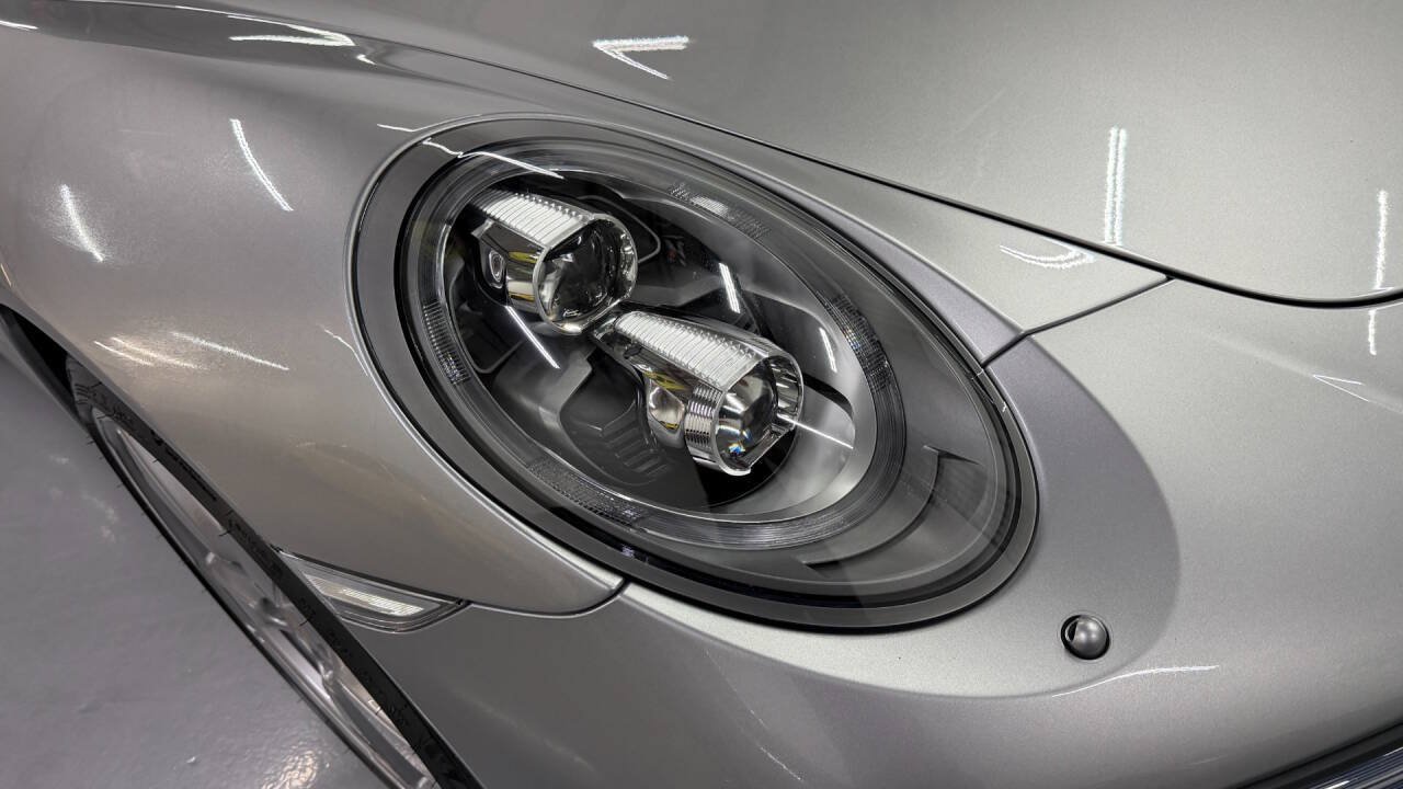 Used 2017 Porsche 911 4 Coupe AWD/4WD image 4