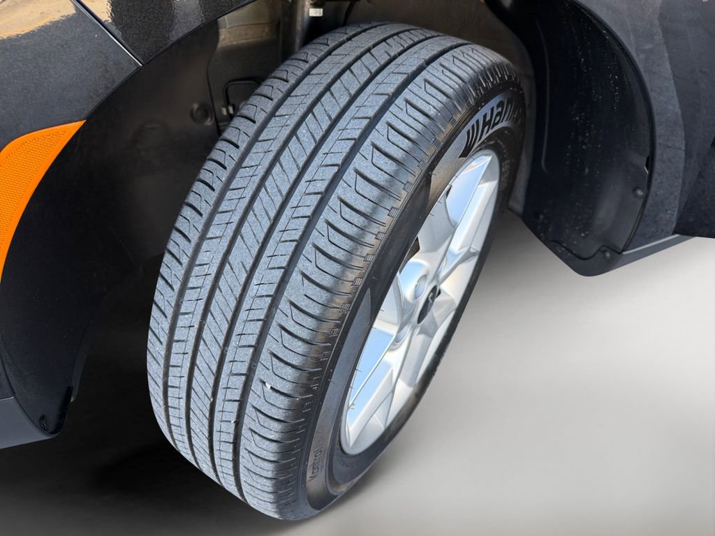 Used 2025 Kia Soul LX w/ LX Technology Package image 10