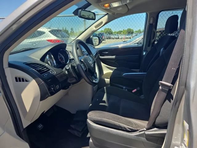 Used 2018 Dodge Grand Caravan SE w/ UConnect Hands-Free Group FWD image 8