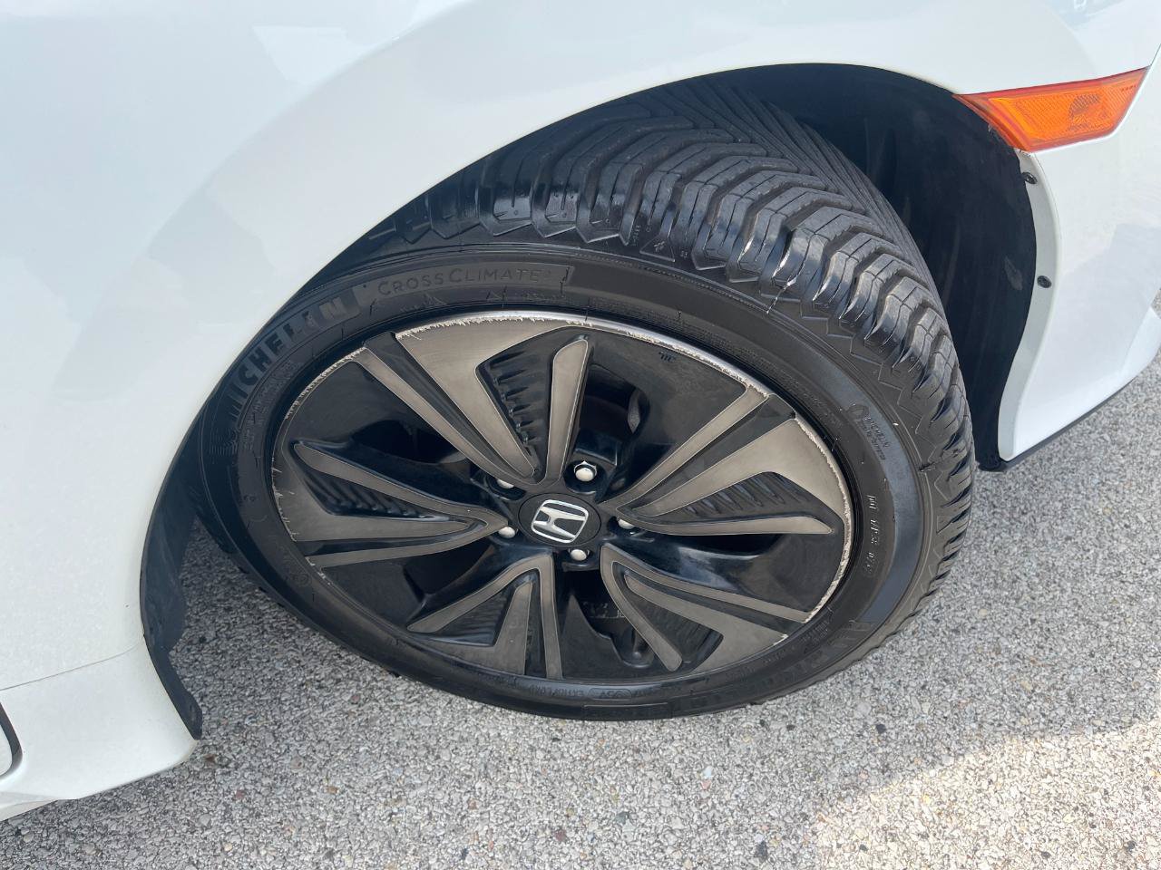Used 2018 Honda Civic EX image 37