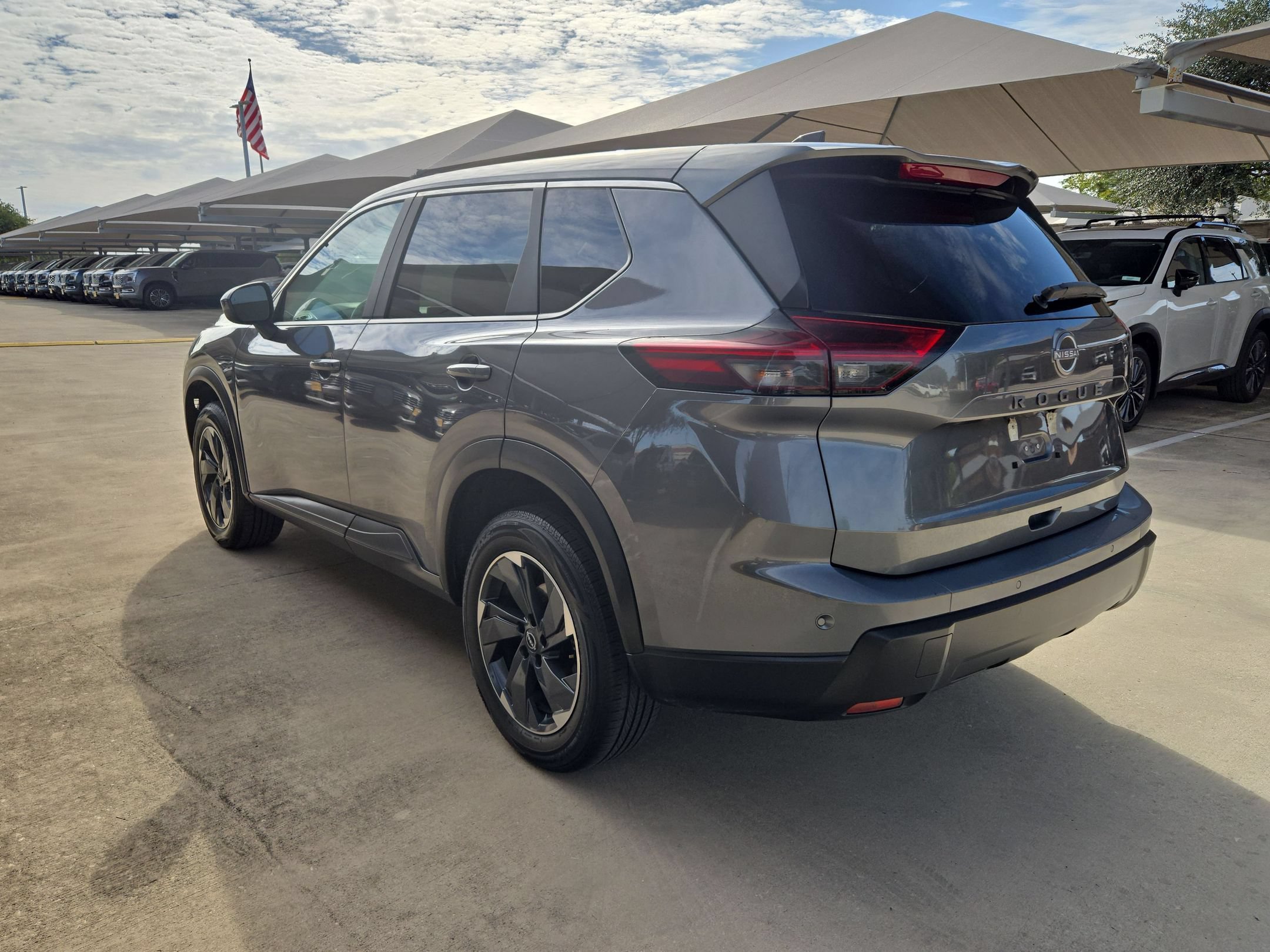Certified 2025 Nissan Rogue SV FWD image 5