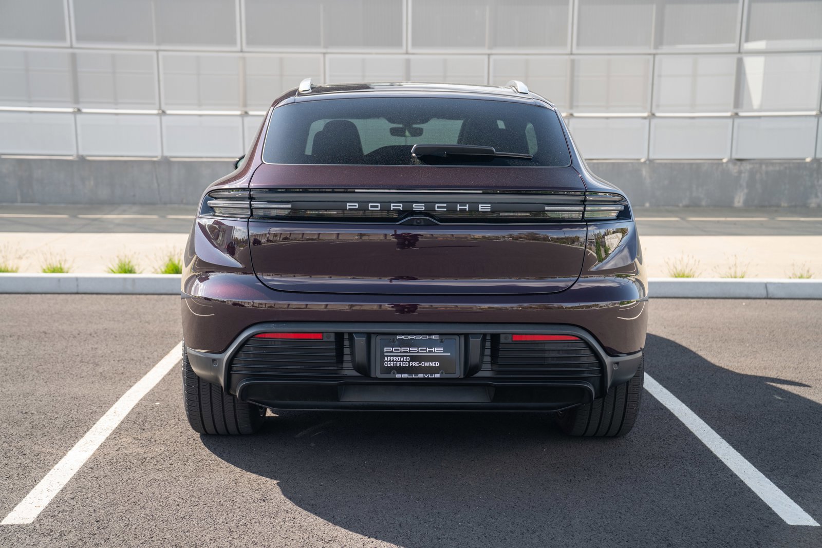 Certified 2025 Porsche Macan 4 Electric AWD/4WD image 7
