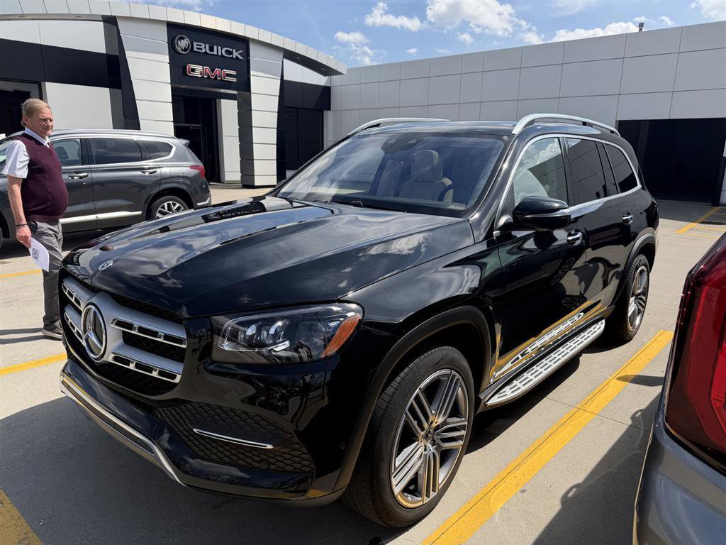 Used 2022 Mercedes-Benz GLS 450 4MATIC image 1